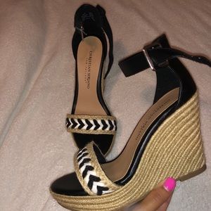 Black & white wedges